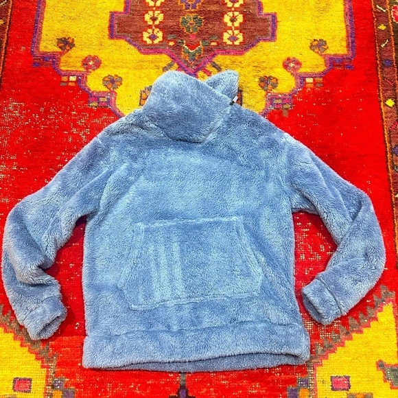 Nicole Miller Sport Jackets & Blazers - NICOLE MILLER Sport fluffy light blue pullover sz S